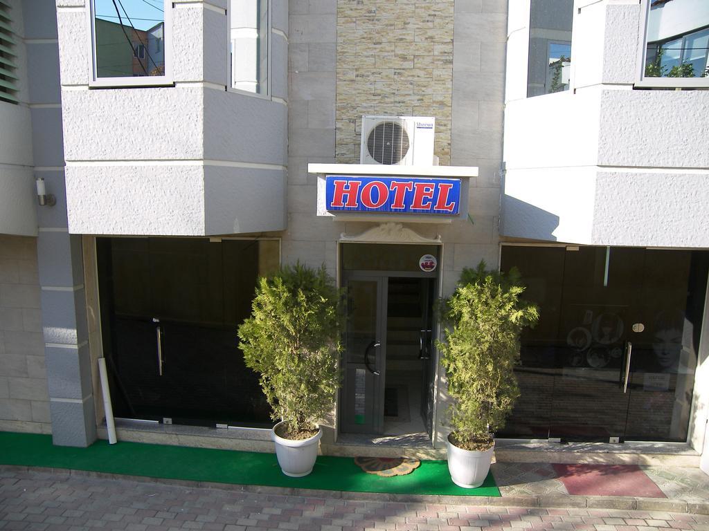 Hotel Ikea Tirana Exterior foto